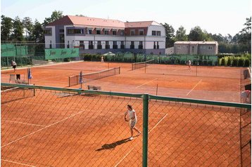 Hotell Zruč - Senec 2